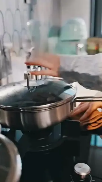 Bangunlah Mantan Suami, Kita Bercerai