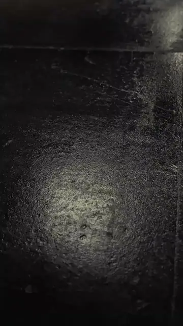 Asap Perang dan Pengantin Merah