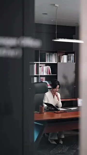 CEO Terlambat Memanjakan Mantan Istri